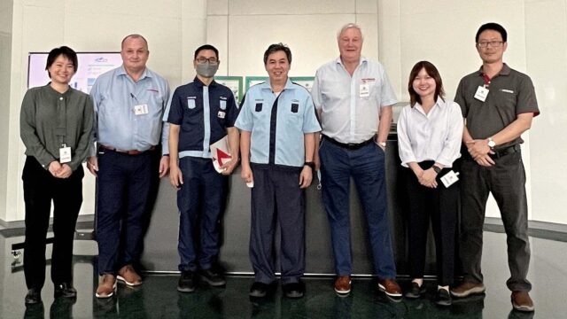 (left to right) Yuwarat Sripraputchai (S.K.Y. Engineering), Holger Selenka (Vetaphone), Chana Srisawat and Suebsak Koochaiyanon (TPN FlexPak), Nick Coombes (Vetaphone), Kittinuch Sripraputchai and Keerati Sripraputchai (S.K.Y. Engineering)