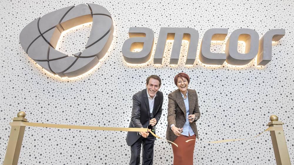 Michael Zacka, President Amcor Flexibles EMEA (left) and Noemi Bertolino, Vice President R&D (right) cut the ribbon on the new Amcor Innovation Center Europe.