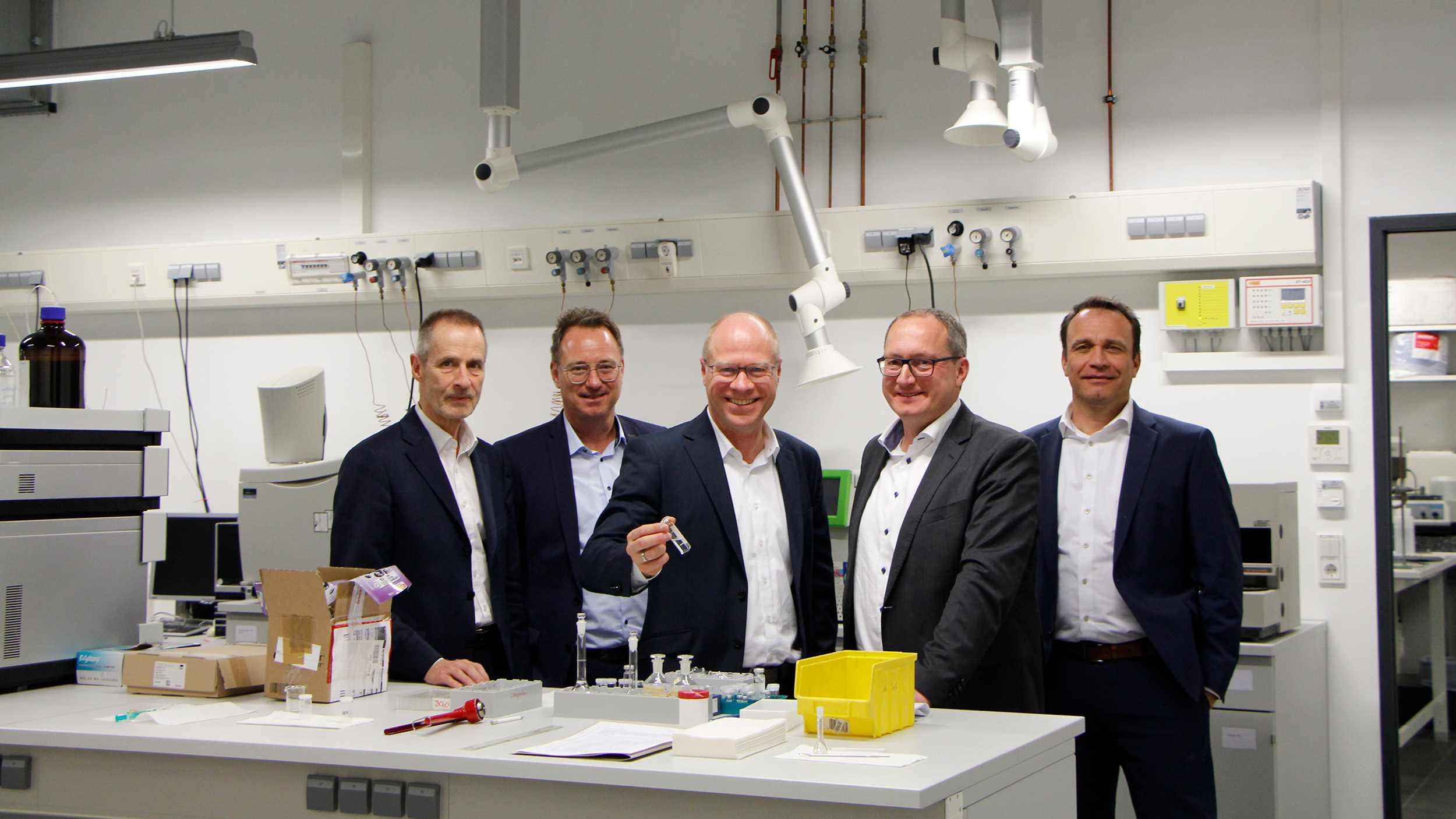 Stefan Aumüller, Sascha Knabe, Dr. Eduard Neufeld, Dr. David Schmedding and Frank Kropp (from left).