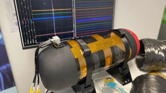 Printed piezoelectric sensor network for shock detection on hydrogen tanks