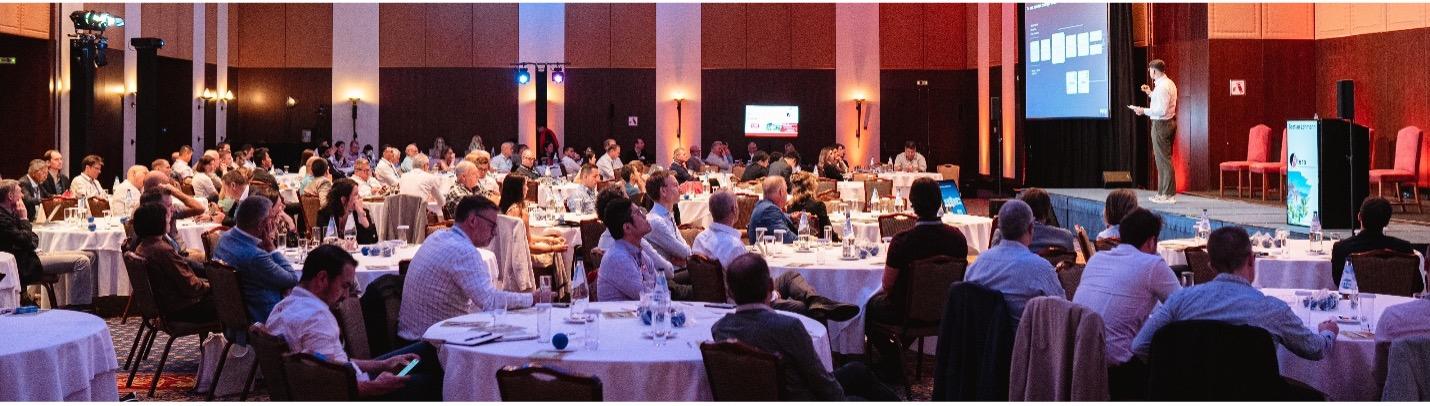 Crowd snapshot from an Afera event