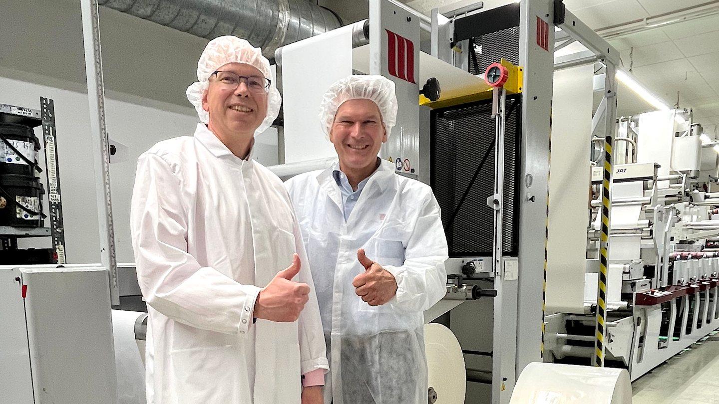 Claus Schüring and Bernd Schopferer are well pleased with the Martin Automatic MBS installation in Marburg