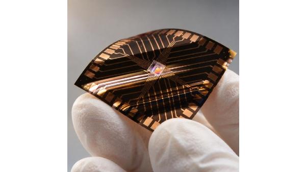 Example of a chip foil package. The CFP project is developing new processes for the manufacture of ultra-thin, flexible chip packages.